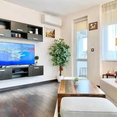 Sunny & Cozy Apartment for 4 Guests & Free Parking