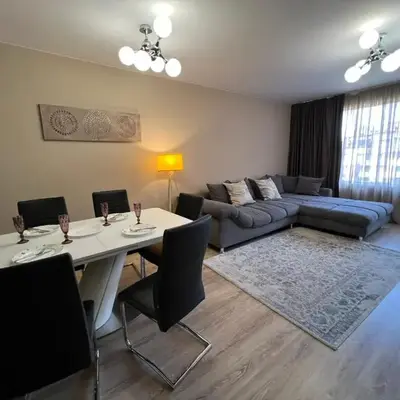 Johannesburg 2BDR Spacious Family apt w Parking and Playground