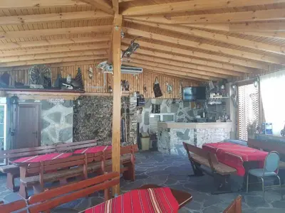 Gallery image of Къща за гости с механа Баджо in Dospat