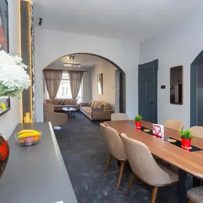 Urban Elegance Apartment