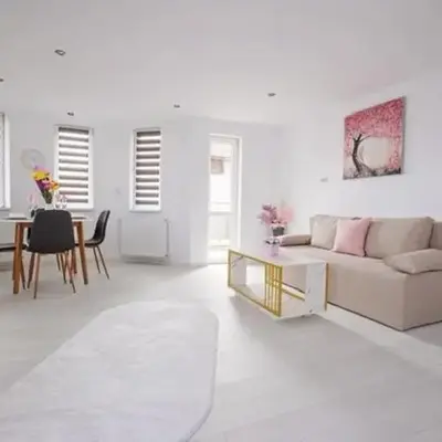 WhiteBoxApartment