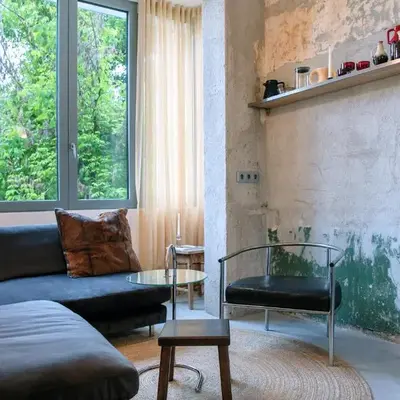 Dazzling Minimalist One Bedroom Apartment