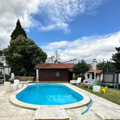 Lea Hause with swimming pool
