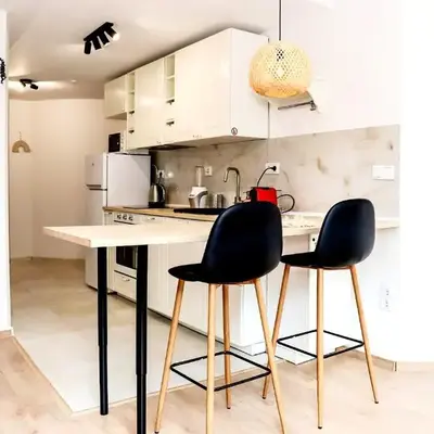 Sophie Studio - Top center