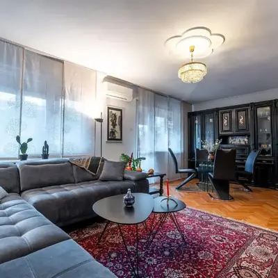 Spacious 3-BR Central Retreat
