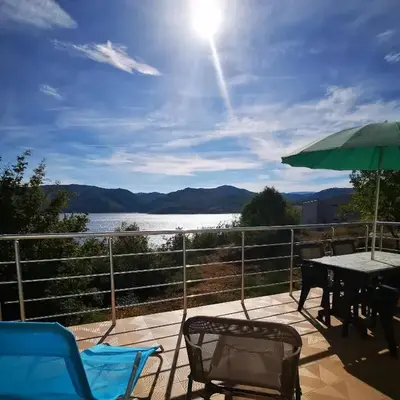 Lakeview Estate Chalet