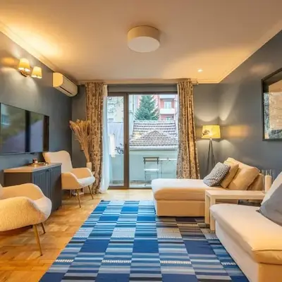 Stylish 2 BDRM Apt at NDK