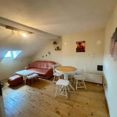 Quiet and Lovely 2 BDRM loft in the Old Centre