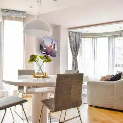 Charming 2BD with Mountain View by Flat Mаnager