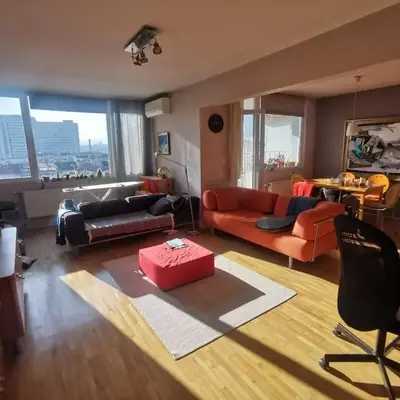 Artsy Penthouse & mountain view