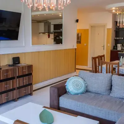 Megy's 3 Bedroom Central Apartment near NDK