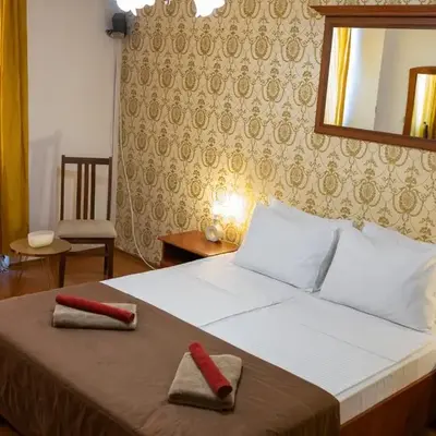 Megy's 2nd Top Central Room