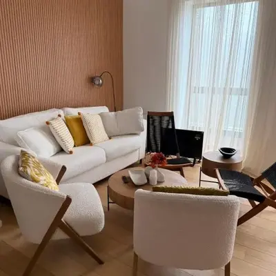 White & Wood Suite C302