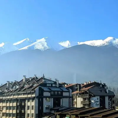 Mountain view apartment at Emerald Hotel