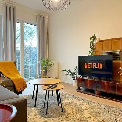 Spacious bright cozy 2BDR fast Wi-Fi next to Park