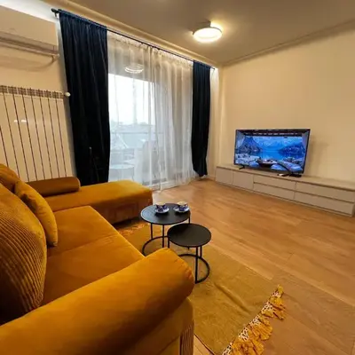Barcelona 2BDR Cozy Apt w Working Space near Metro