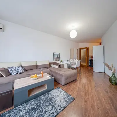Modern 1-Bedroom Apartment in Absolute City Center
