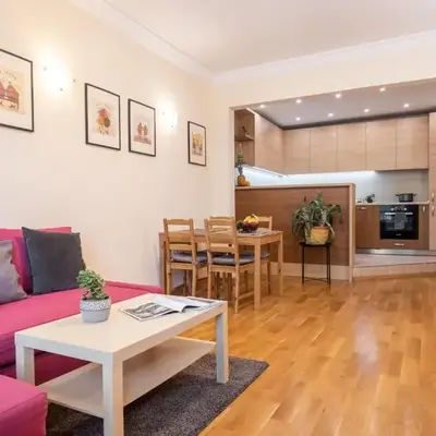 Spacious 2-Bedroom Apartment - Ideal for Families & Groups - City Center
