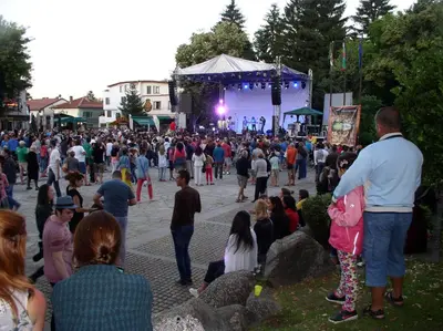 a large crowd of people standing around a concert at LVV Pirin Golf Villa in Bansko