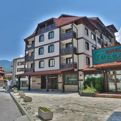 private apartments Emerald