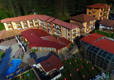 an overhead view of a resort with a swimming pool at хотел Чифлика - комплекс Чифлика in Chiflik