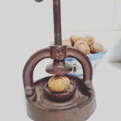 a muffin maker with a bowl of muffins at Walnut Cottage 1 in Deredzhik-Kʼoy