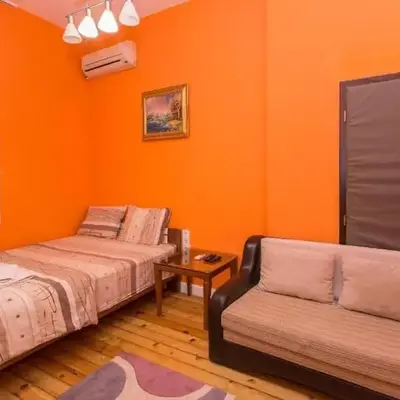 Top Center Apartment 4