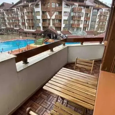 Lovely private apartment in Belelvedre